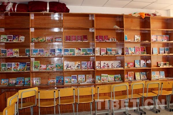 学校阅览室，孩子们最爱看的书都在这里