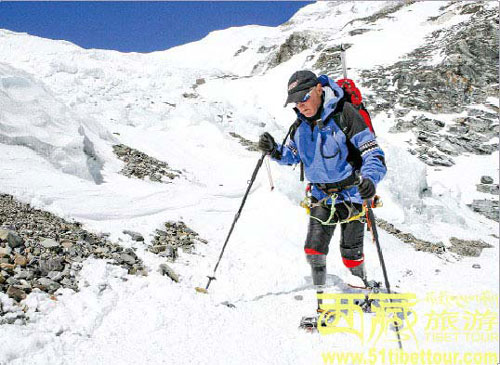 "I love mountain-climbing. Now matter whether it's easy or difficult, I just enjoy the sense of accomplishment when standing atop of the peak," said Mark Inglis.