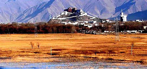 Photo shows a view of the Lhalu Wetland in the city of Lhasa, capital of southwest China's Tibet Autonomous Region.