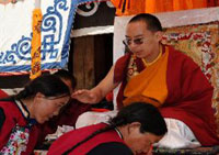11th Panchen Lama prays for local devotees