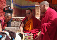 Panchen Lama hosts religious prayer ceremony at Razheng Monastery