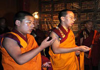 Panchen Lama hosts prayer services at Raiqen Monastery in Tibet