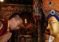 11th Panchen Lama visits Lhasa's major monastery