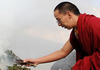 11th Panchen Lama visits Razheng Monastery, Lhasa