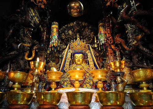 The statue of 12-year-old Sakyamuni in Jokhang Temple [Photo/Xinhua]