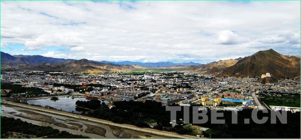 Snapshot of Gyangze County, Shigatse Prefecture of Tibet Autonomous Region in a bird's-eye view