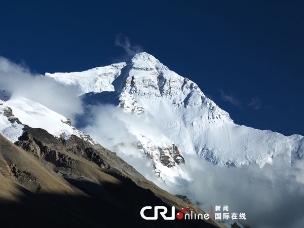 The majestic Mt. Qomolangma