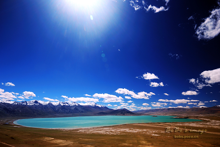 Amazing scenery of the Dangqiong Co Lake in Tibet; In Tibetan language, Dangqiong Co means "smaller Tangra Yumco". [Photo by Lu Hailin]