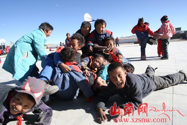 The world highest village Pumaqangtang Primary School is located here.[Photo/XZSNW.com]