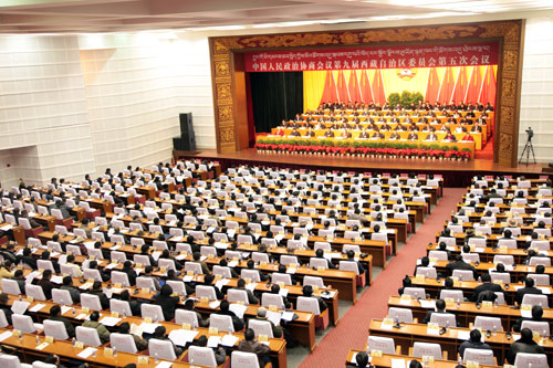 The 5th session of the 9th CPPCC of TAR concludes in Lhasa on January 12. [Photo by Tang Dian/CTB]
