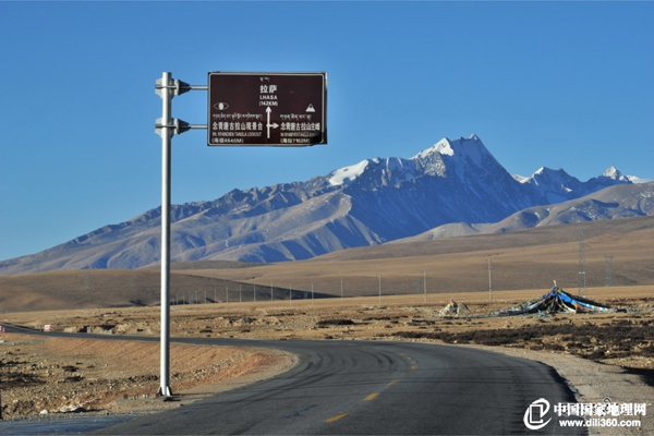 More and more tourists choose to go to Tibet through self-drive.