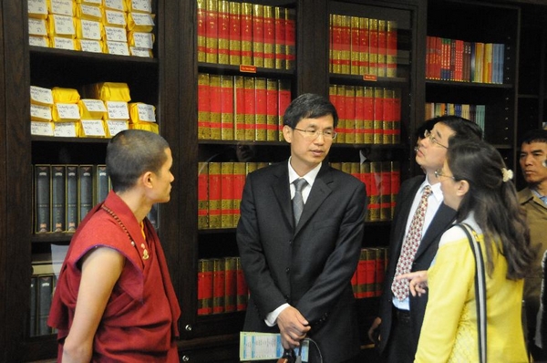 A Chinese Tibetologist delegation visits Thrangu Monastery in Richmond, Canada, May 30, 2012.