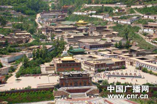 A full view of the Ta'er Monastery in northwest China's Qinghai Province. [Photo/CNR]