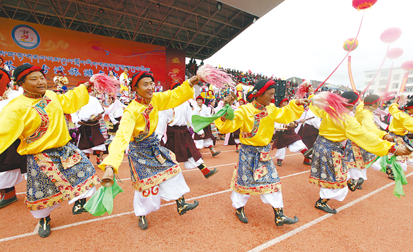 Tibetan artists performed during the opening ceremony of the 4th Tourism & Cultural Festival in eastern Tibet's Mangkang County, September 3.