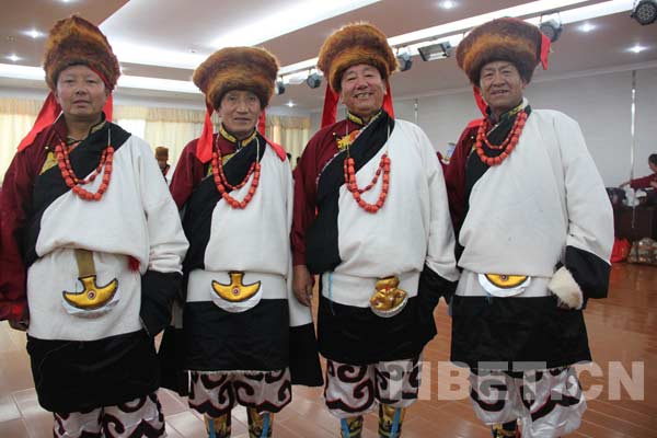 Tibetan seniors prepare for upcoming festival