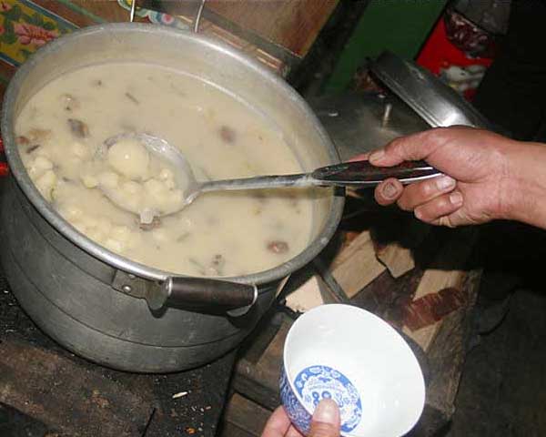 File photo shows "Gutu" , a kind of dough drops