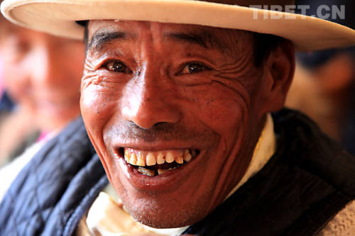 An eldery Tibetan man in the Jinye Nursing House in Dagze County of Lhasa,Tibet. [Photo/China Tibet Online]