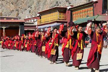 Tsurpu Monastery hosts wintry 'sorcerer's dance' ritual