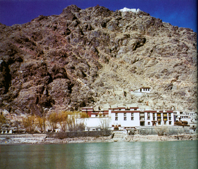 Thupten Dojezhag Monastery, the ancestral monastery of Nyingma Sect or the Red School of Tibetan Buddhism, is located in Gonggar, Lhoka Prefecture of southwest China's Tibet Autonomous Region.